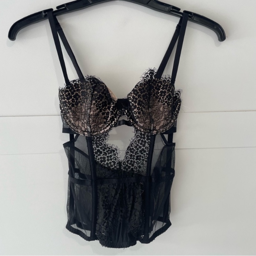 New! Victoia's Secret bra Corset Top 19980